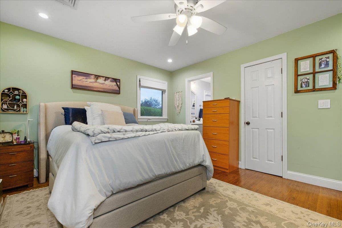 Merrick, New York, 11566, United States, 3 Bedrooms Bedrooms, ,3 BathroomsBathrooms,Residential,For Sale,1986518