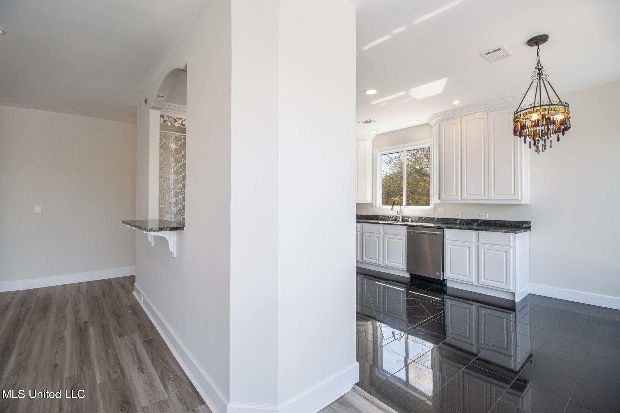 Gulfport, Mississippi, 39507, United States, 4 Bedrooms Bedrooms, ,3 BathroomsBathrooms,Residential,For Sale,1981808