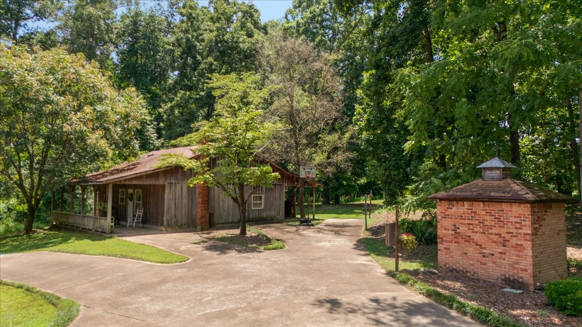 Five Points, Tennessee, 38457, United States, 4 Bedrooms Bedrooms, ,4 BathroomsBathrooms,Residential,For Sale,1902817