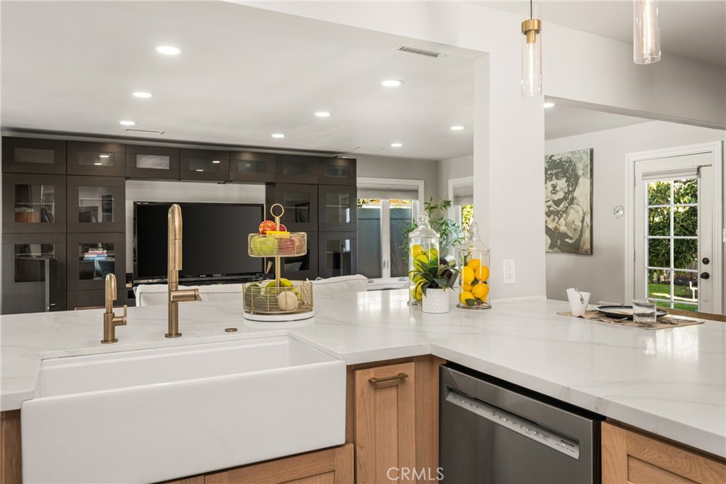 Orange, California, 92865, United States, 4 Bedrooms Bedrooms, ,3 BathroomsBathrooms,Residential,For Sale,1989435