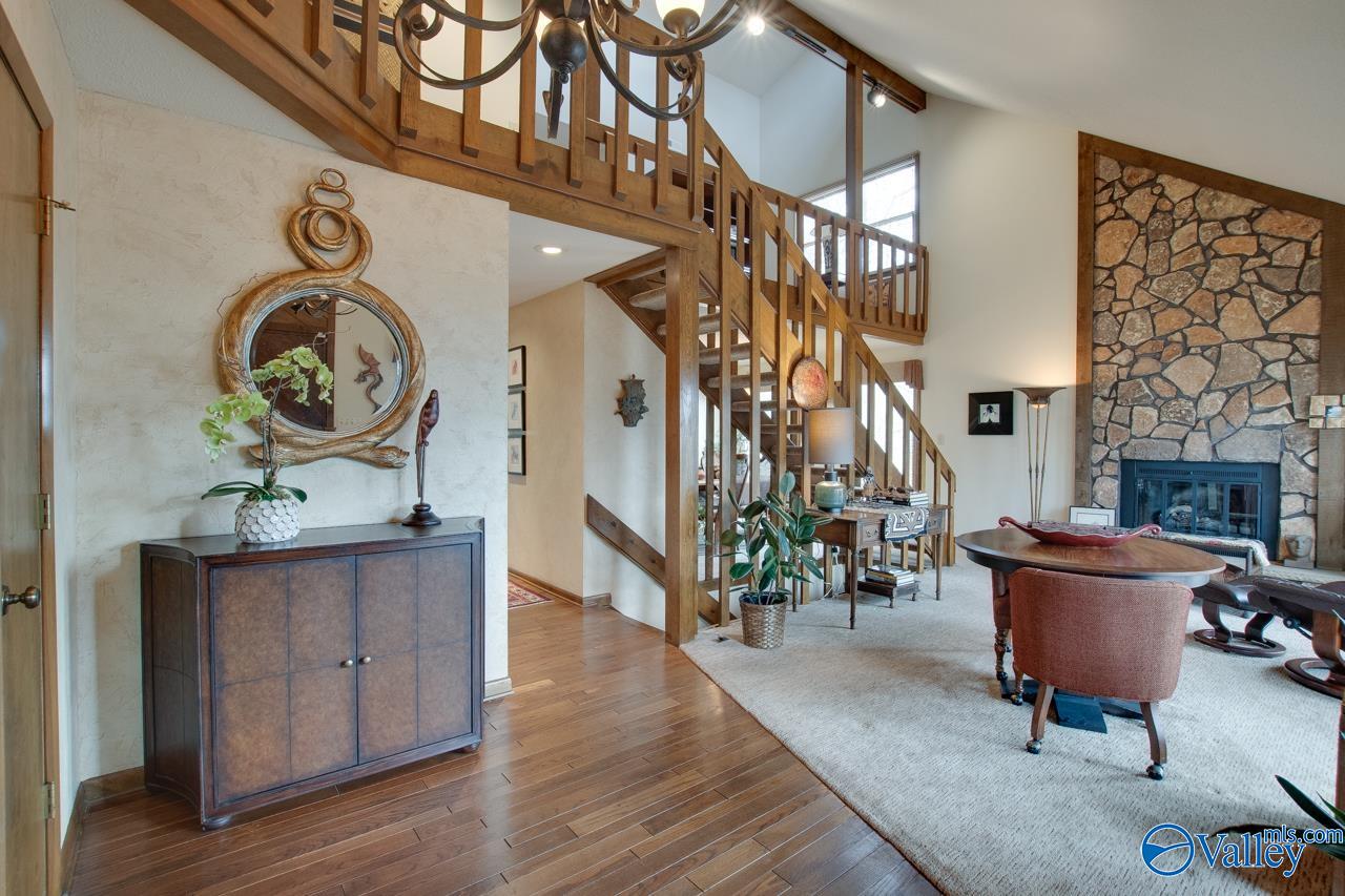 Huntsville, Alabama, 35802, United States, 4 Bedrooms Bedrooms, ,3 BathroomsBathrooms,Residential,For Sale,1996738