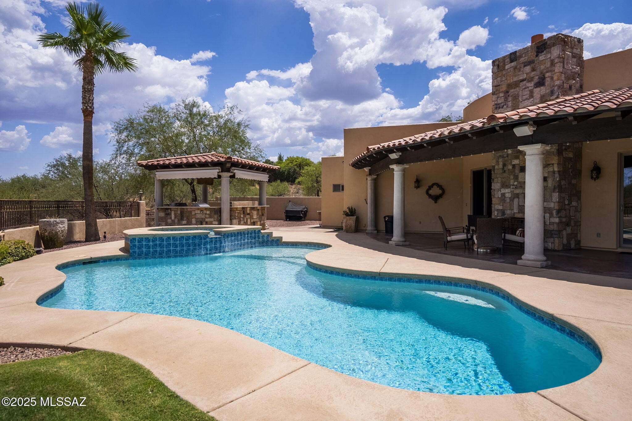 Nogales, Arizona, 85621, United States, 4 Bedrooms Bedrooms, ,7 BathroomsBathrooms,Residential,For Sale,1975895