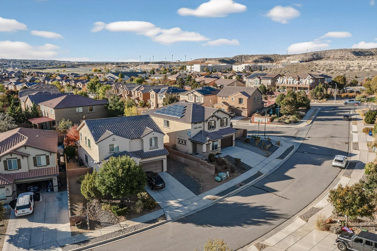 Rio Rancho, New Mexico, 87124, United States, 5 Bedrooms Bedrooms, ,3 BathroomsBathrooms,Residential,For Sale,1991836