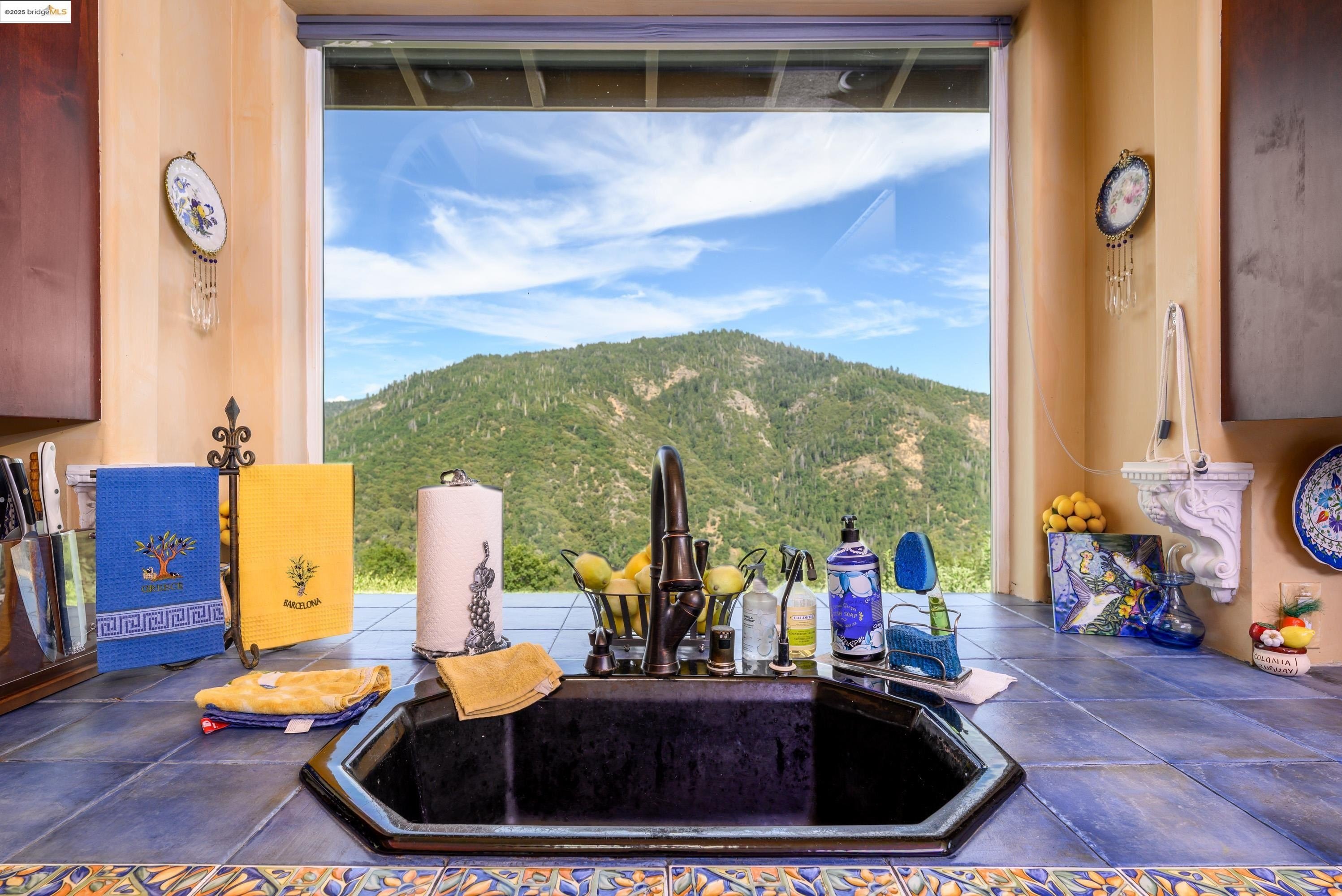 Twain Harte, California, 95383, United States, 3 Bedrooms Bedrooms, ,5 BathroomsBathrooms,Residential,For Sale,1900686
