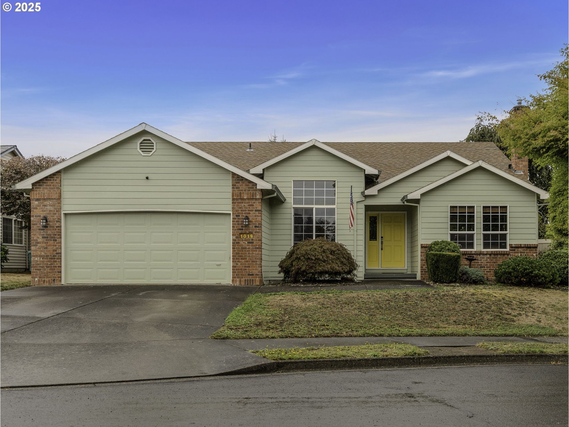 Troutdale, Oregon, 97060, United States, 3 Bedrooms Bedrooms, ,2 BathroomsBathrooms,Residential,For Sale,1996505