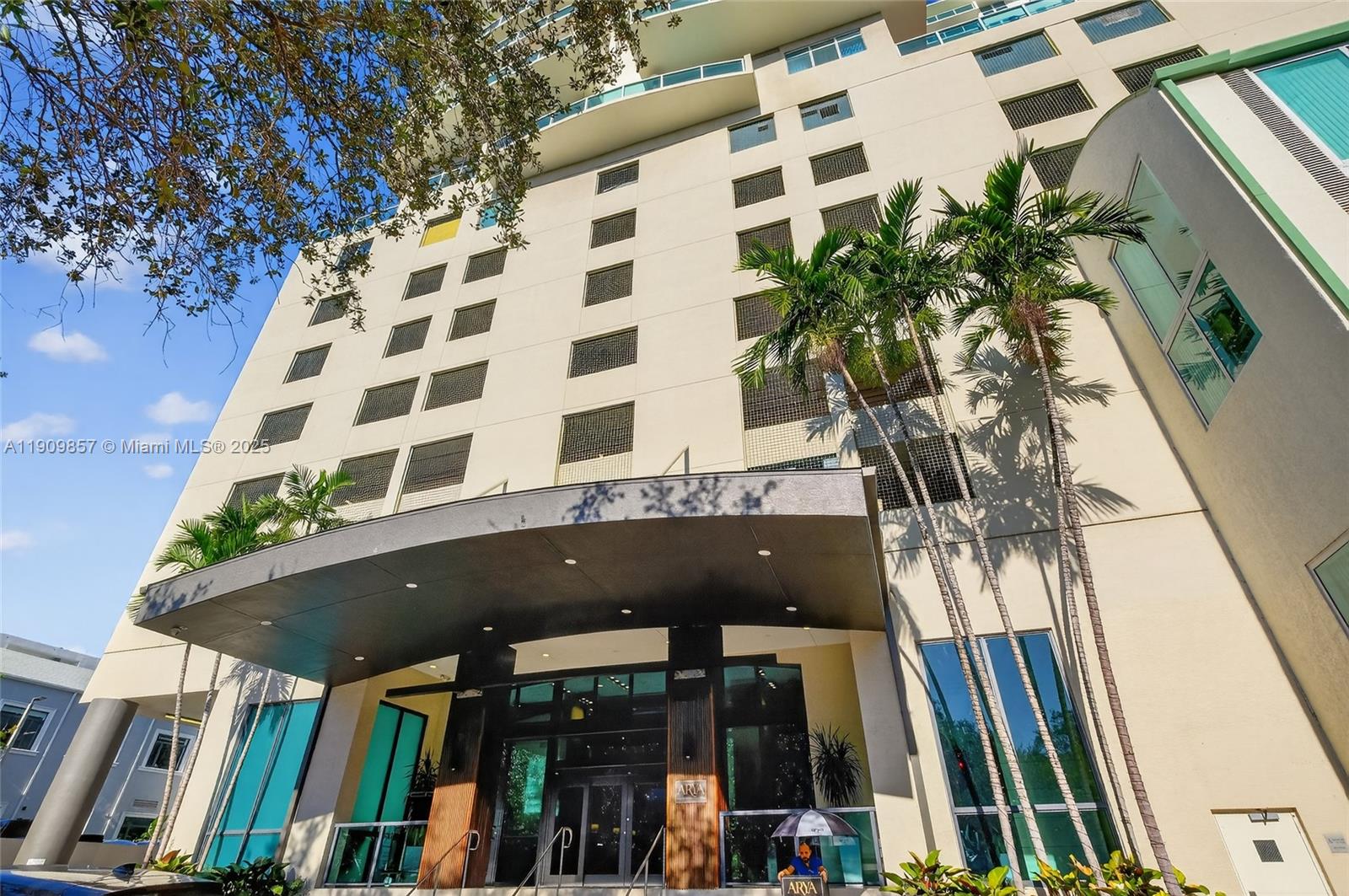 Miami, Florida, 33133, United States, 3 Bedrooms Bedrooms, ,4 BathroomsBathrooms,Residential,For Sale,1989266