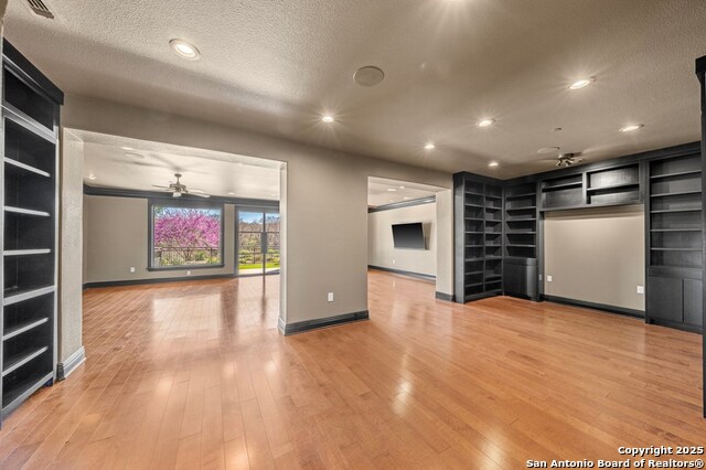 Kerrville, Texas, 78028, United States, 3 Bedrooms Bedrooms, ,5 BathroomsBathrooms,Residential,For Sale,2002540