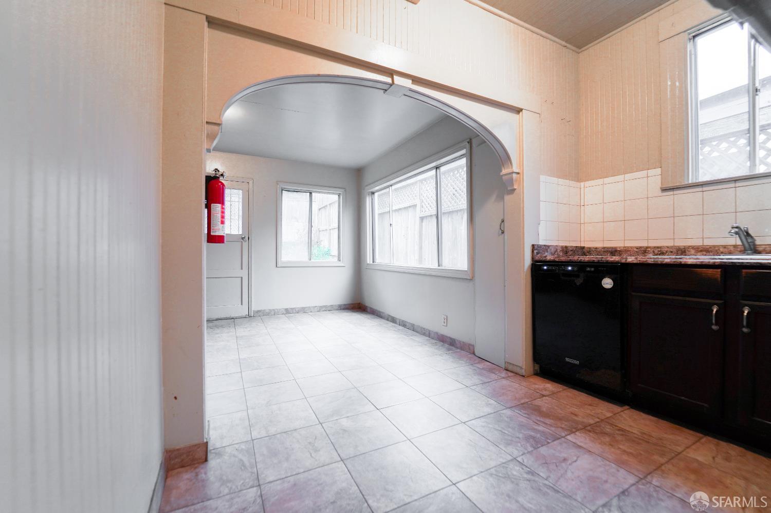 San Francisco, California, 94112, United States, 3 Bedrooms Bedrooms, ,1 BathroomBathrooms,Residential,For Sale,1988228