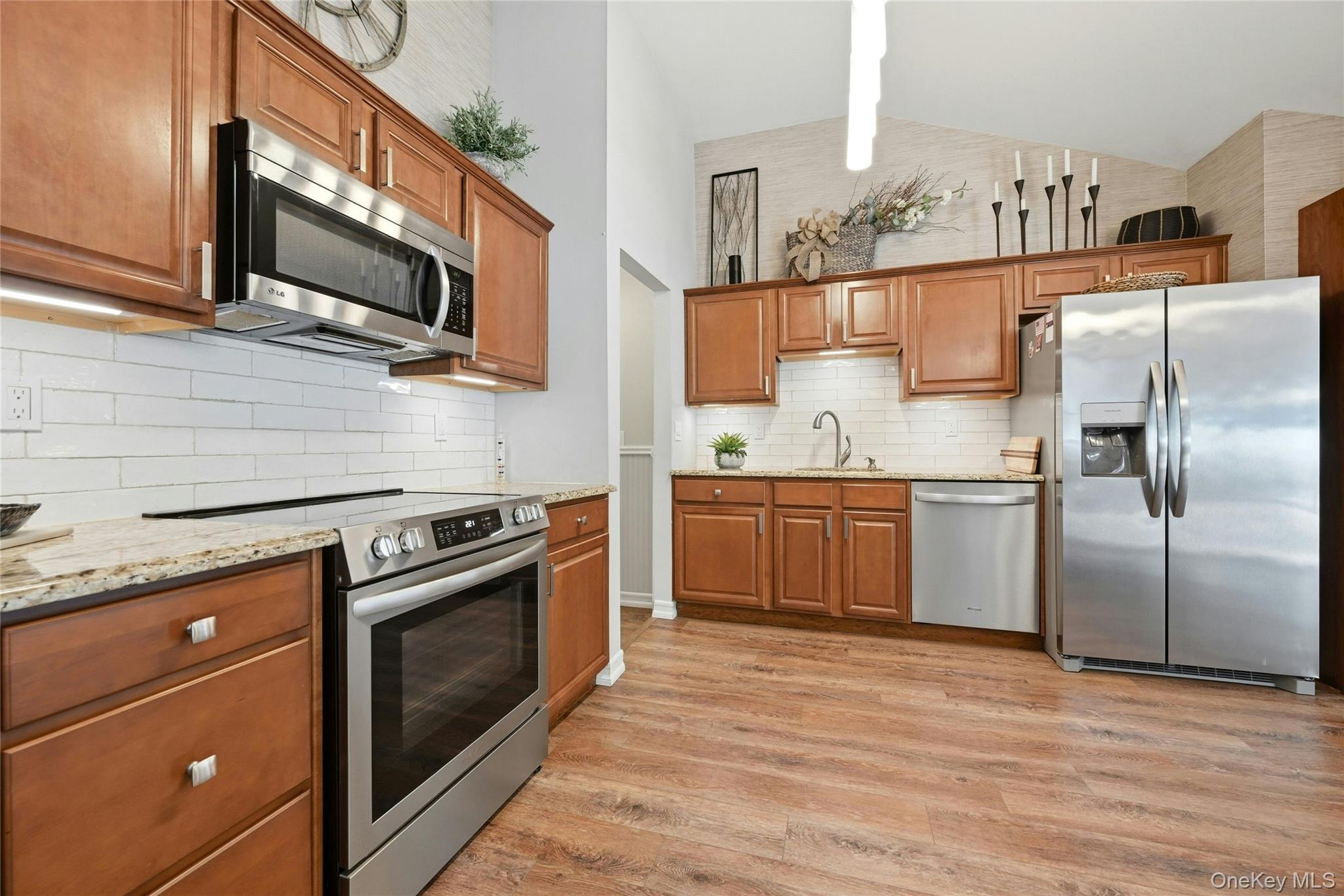  139 N Summit Avenue, Patchogue, NY, 11772 - 物件實景