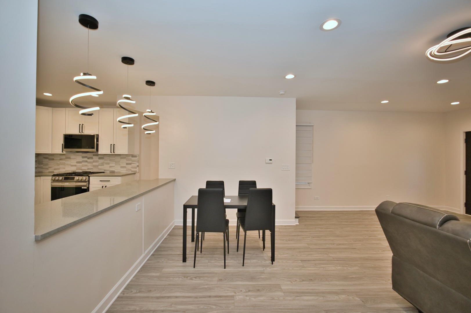 Chicago, Illinois, 60630, United States, 4 Bedrooms Bedrooms, ,2 BathroomsBathrooms,Residential,For Sale,2007552