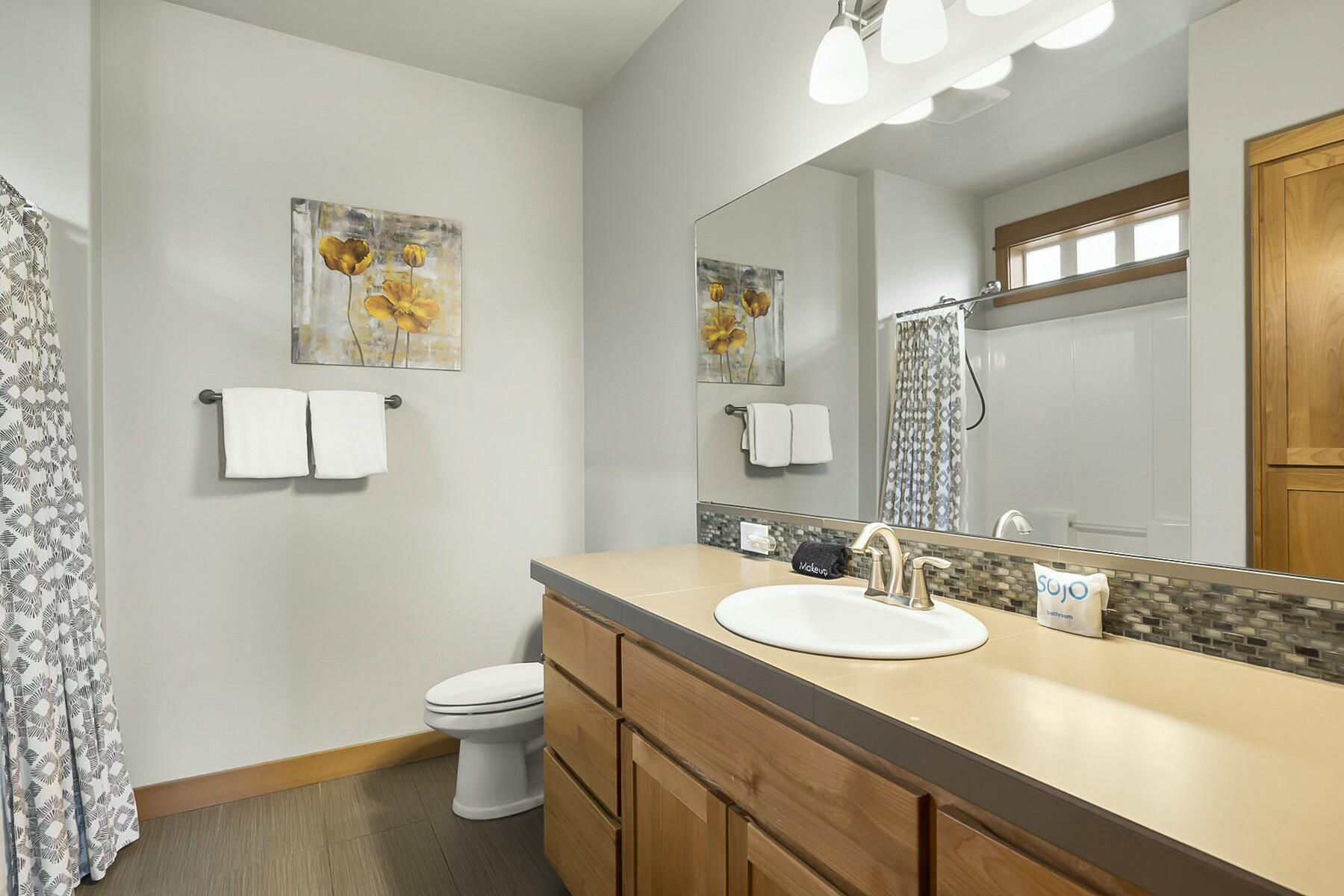 Redmond, Oregon, 97756, United States, 3 Bedrooms Bedrooms, ,2 BathroomsBathrooms,Residential,For Sale,1729232