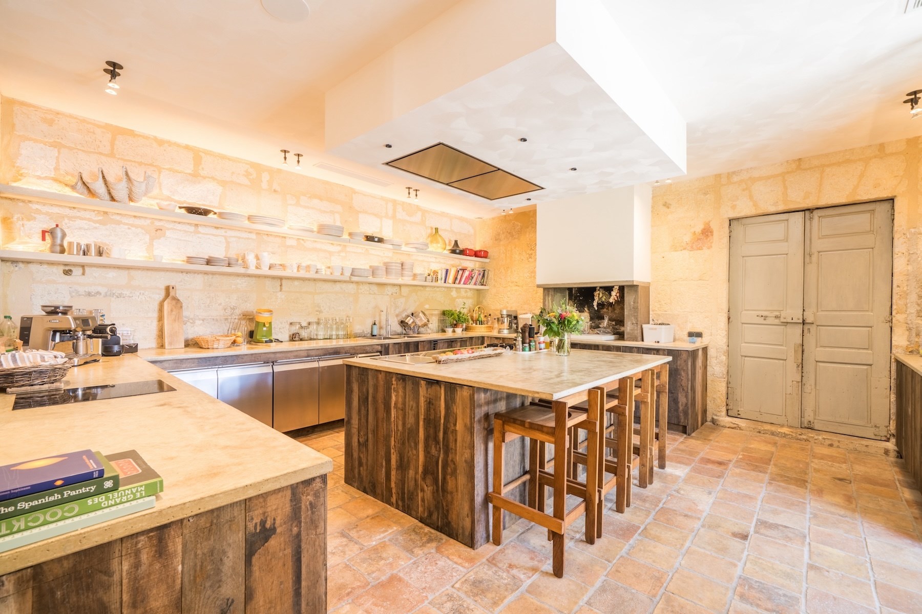  Fully renovated private mansion of over 1,100 sqm with garden, swimming pool an… - 物件實景