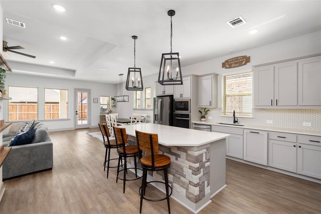 Celina, Texas, 75009, United States, 4 Bedrooms Bedrooms, ,3 BathroomsBathrooms,Residential,For Sale,1950942