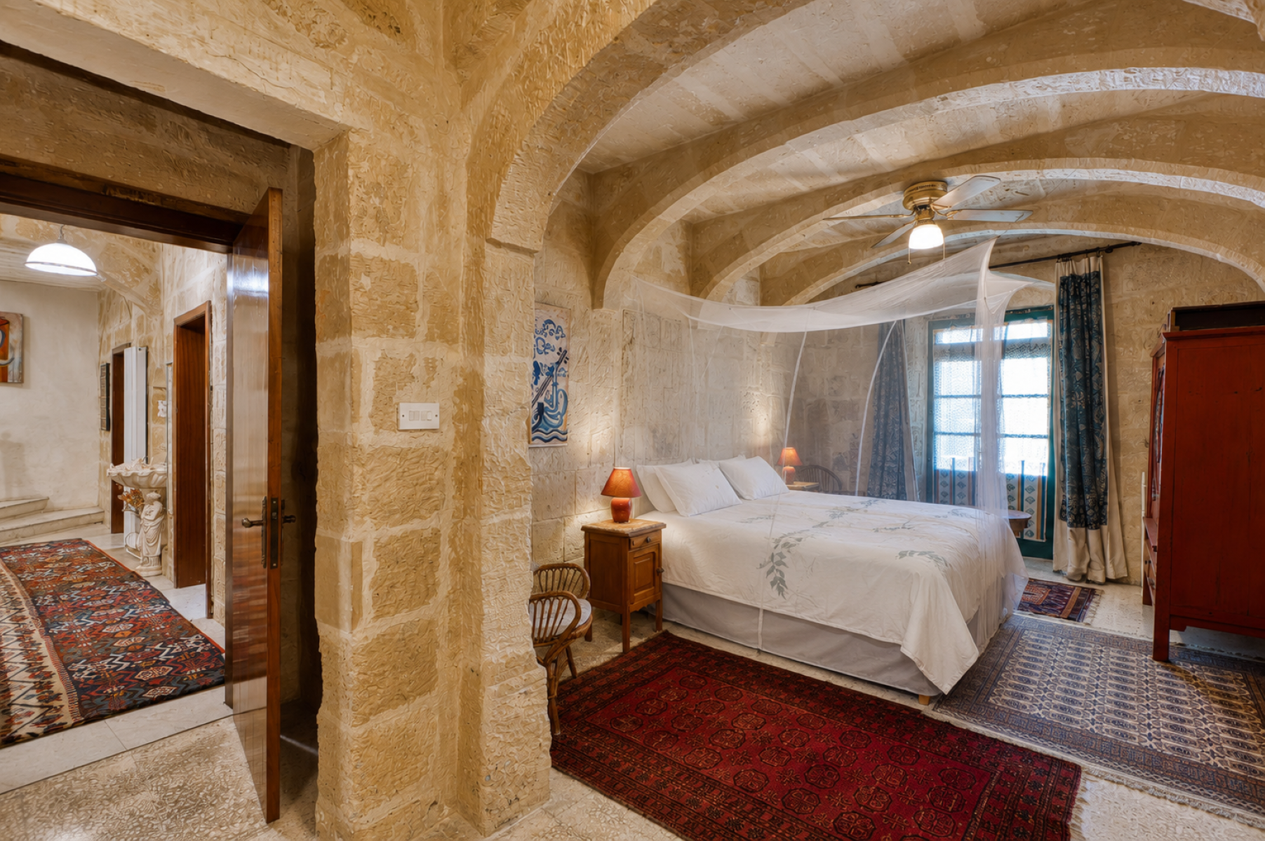  House of Character with Marina and Waterfront Views - 物件實景