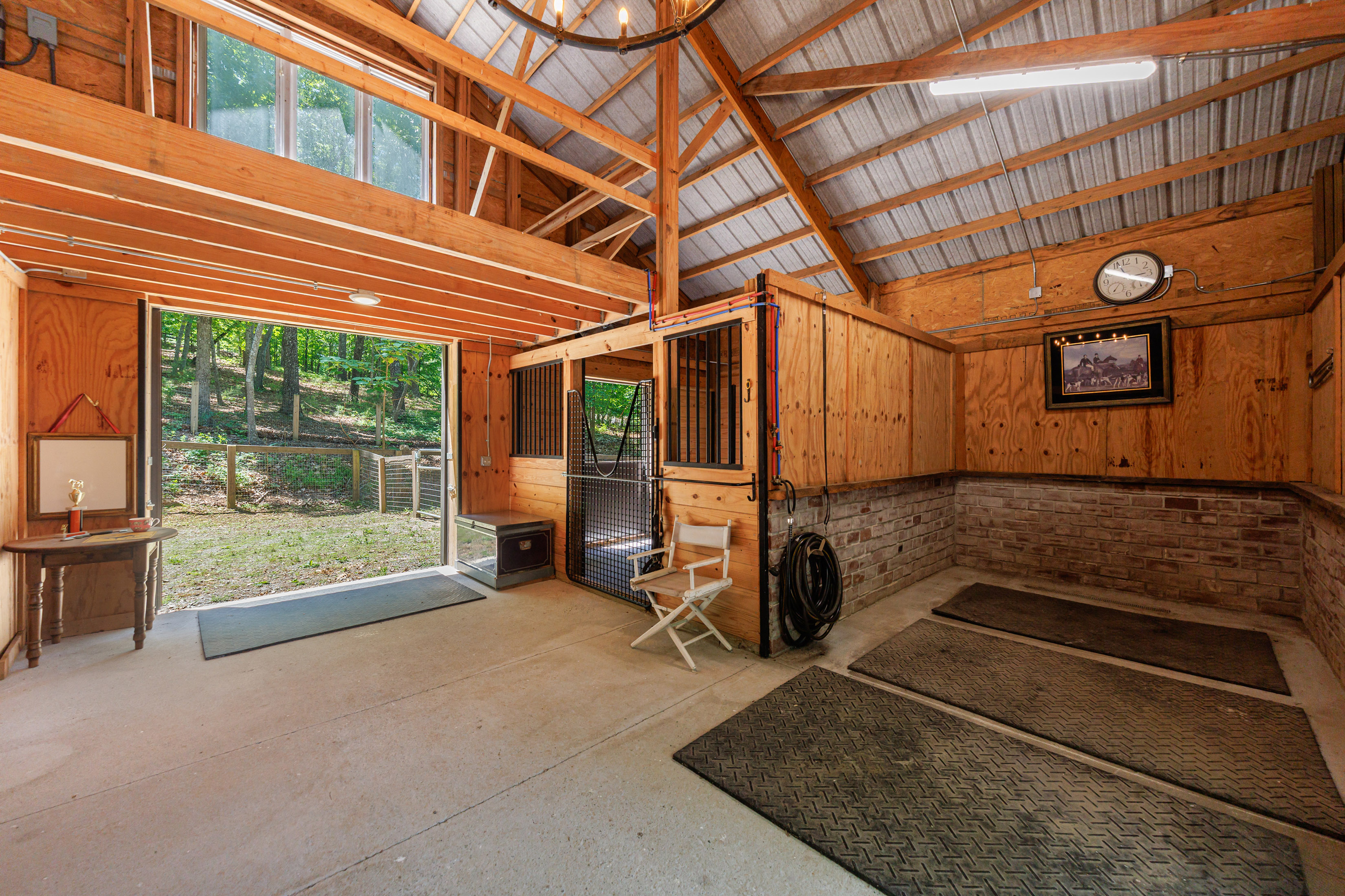  Exceptional Custom-built French Country Estate with Equestrian Amenities - 物件實景