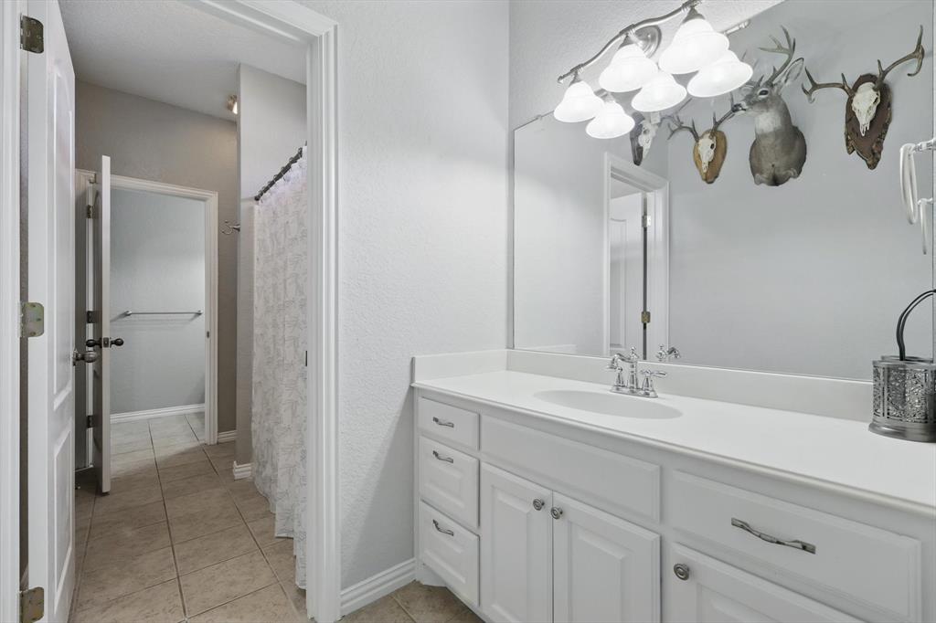 Midlothian, Texas, 76065, United States, 3 Bedrooms Bedrooms, ,3 BathroomsBathrooms,Residential,For Sale,1887438