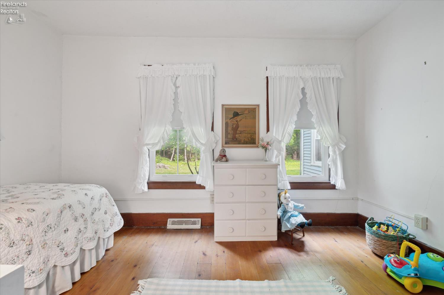 Put-In-Bay, Ohio, 43456, United States, 4 Bedrooms Bedrooms, ,2 BathroomsBathrooms,Residential,For Sale,1983936