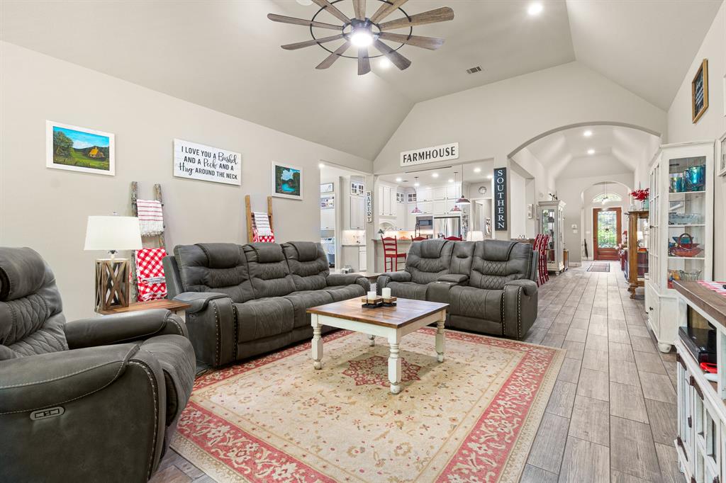 Montgomery, Texas, 77316, United States, 4 Bedrooms Bedrooms, ,3 BathroomsBathrooms,Residential,For Sale,1874298