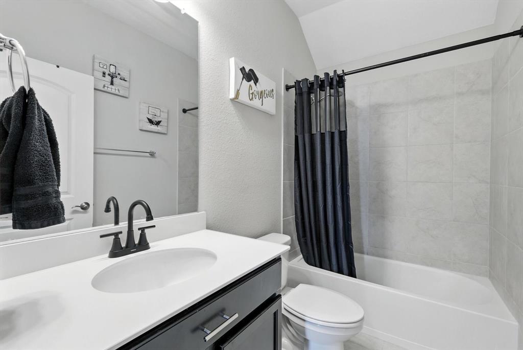 Oak Point, Texas, 75068, United States, 4 Bedrooms Bedrooms, ,3 BathroomsBathrooms,Residential,For Sale,1976023