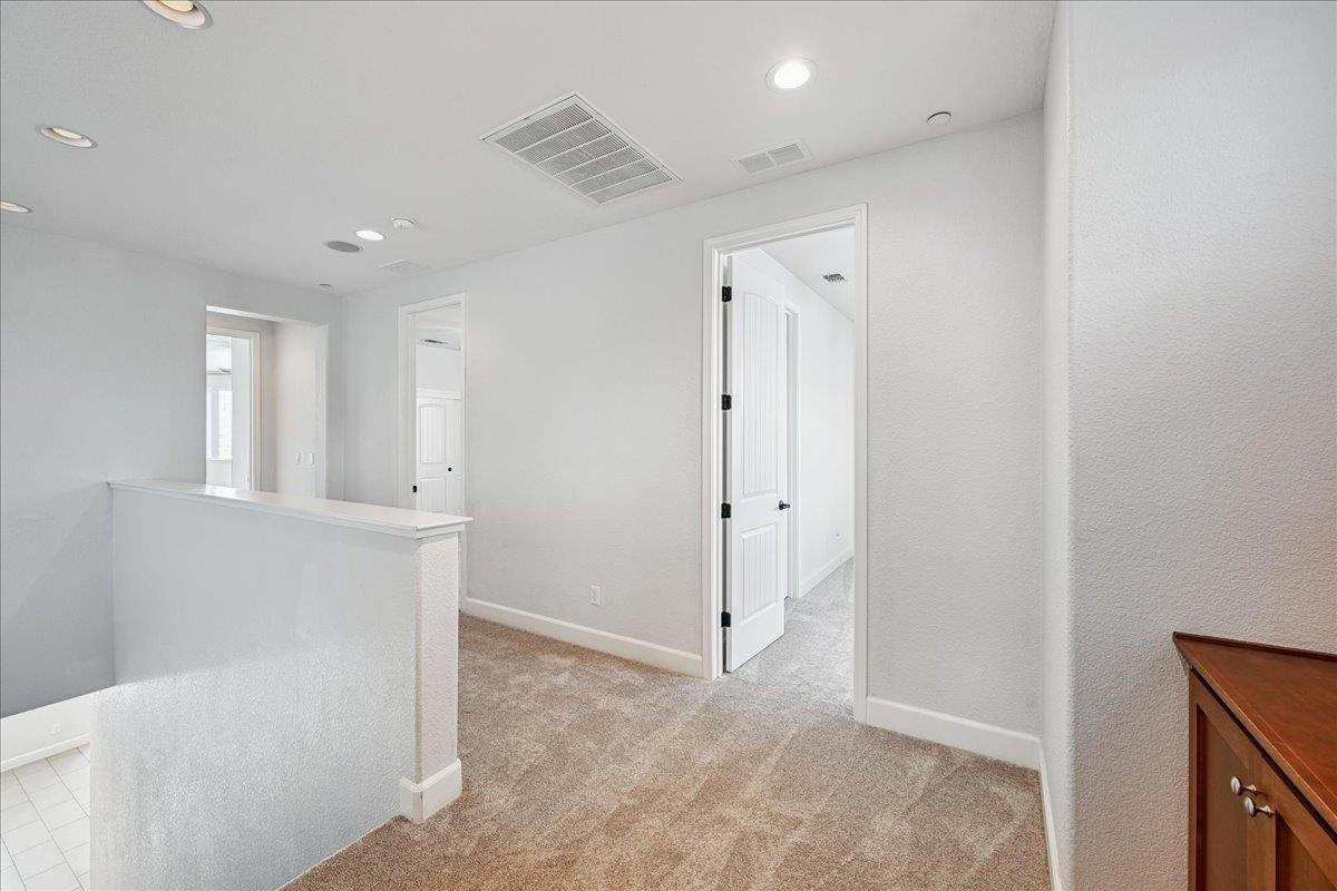 Folsom, California, 95630, United States, 4 Bedrooms Bedrooms, ,3 BathroomsBathrooms,Residential,For Sale,1948899