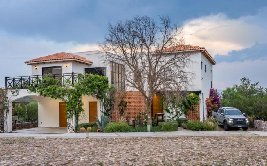 San Miguel de Allende, Guanajuato, 37893, Mexico, 4 Bedrooms Bedrooms, ,5 BathroomsBathrooms,Residential,For Sale,1918429