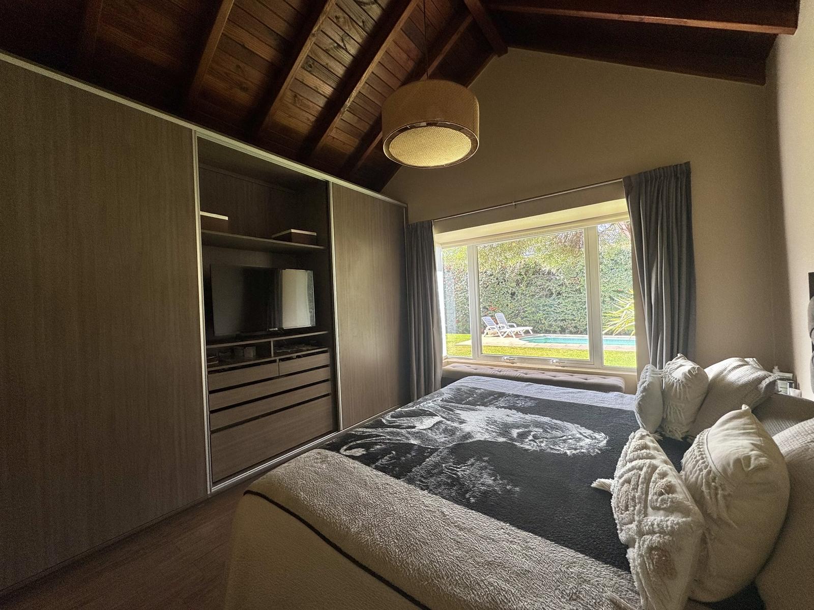 Godoy Cruz, AR-M, AR, 5 Bedrooms Bedrooms, ,4 BathroomsBathrooms,Residential,For Sale,1961859