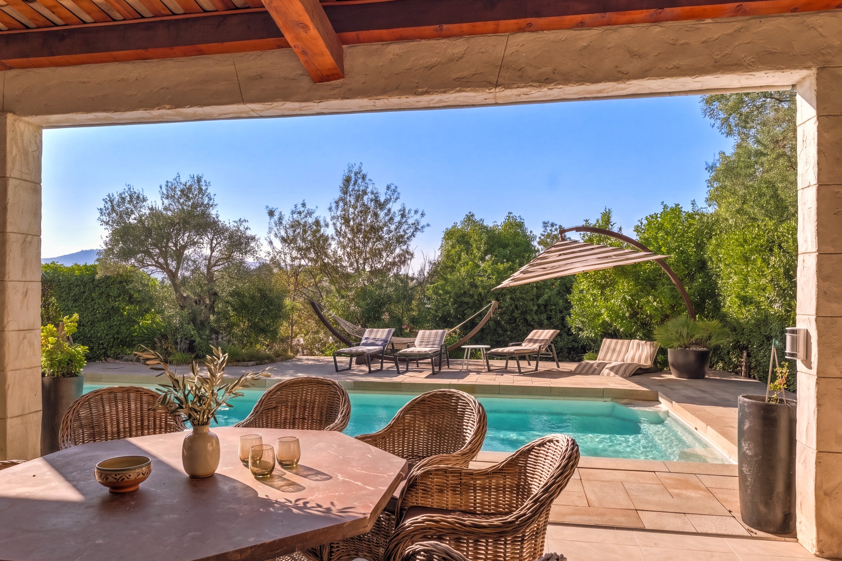  Cannes Croix des Gardes, 208 sqm three bedroom villa with pool and independent … - 物件實景
