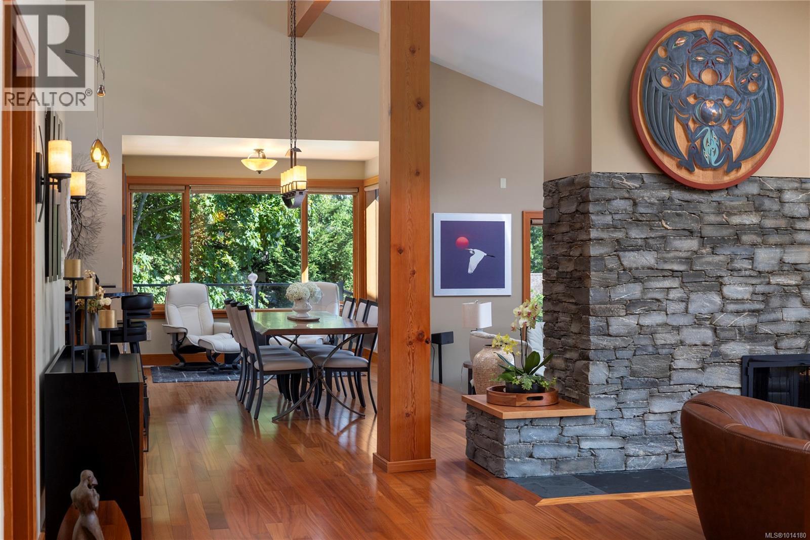 CENTRAL SAANICH, British Columbia, V8M 1S2, CA, 3 Bedrooms Bedrooms, ,4 BathroomsBathrooms,Residential,For Sale,1947352