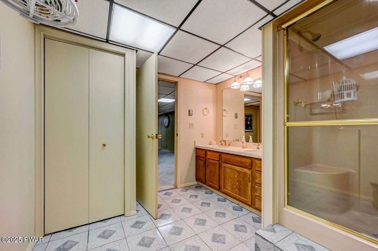 Lords Valley, Pennsylvania, 18428, United States, 5 Bedrooms Bedrooms, ,3 BathroomsBathrooms,Residential,For Sale,1977416