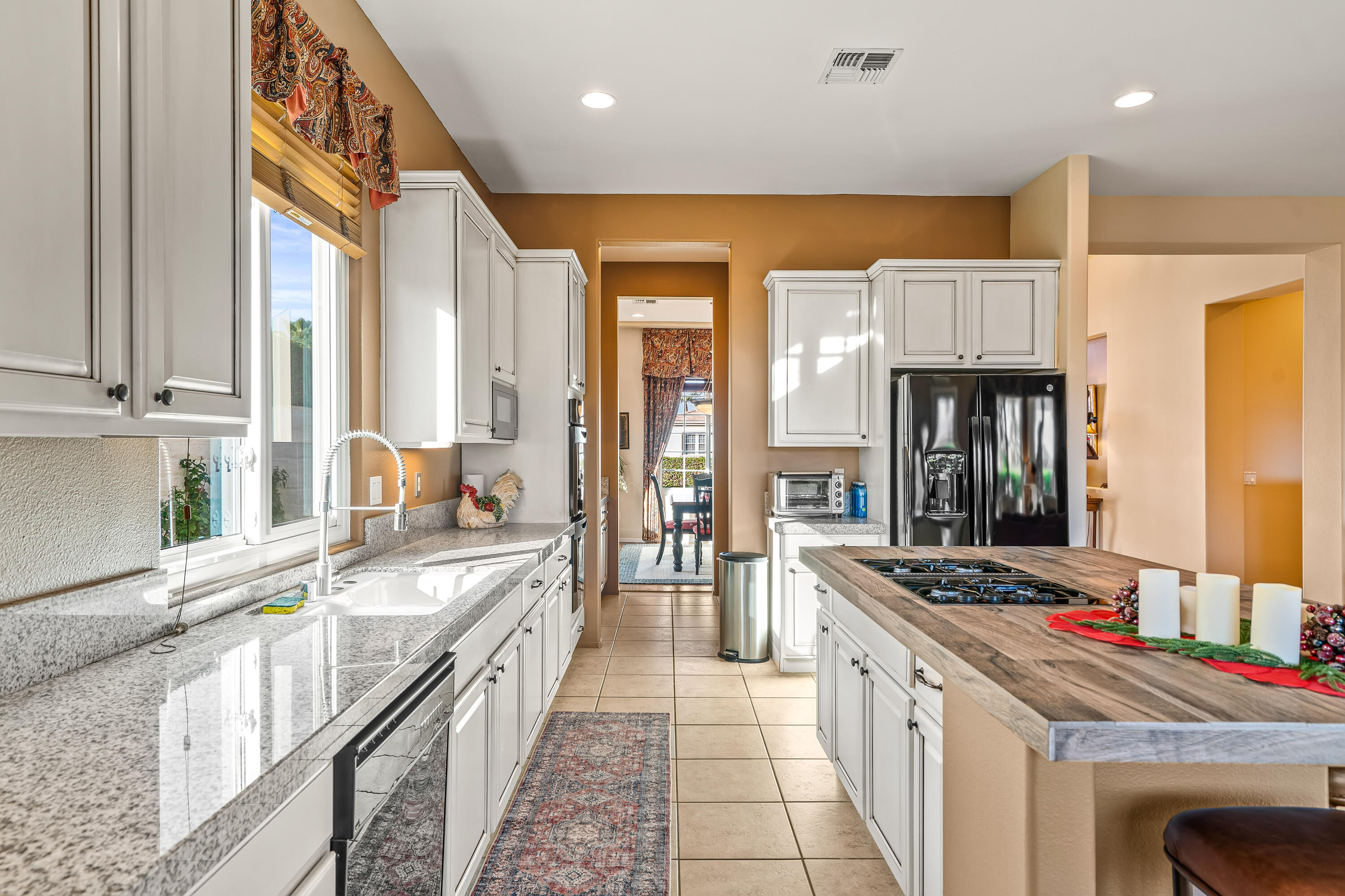 Rancho Mirage, California, 92270, United States, 3 Bedrooms Bedrooms, ,2 BathroomsBathrooms,Residential,For Sale,1991194