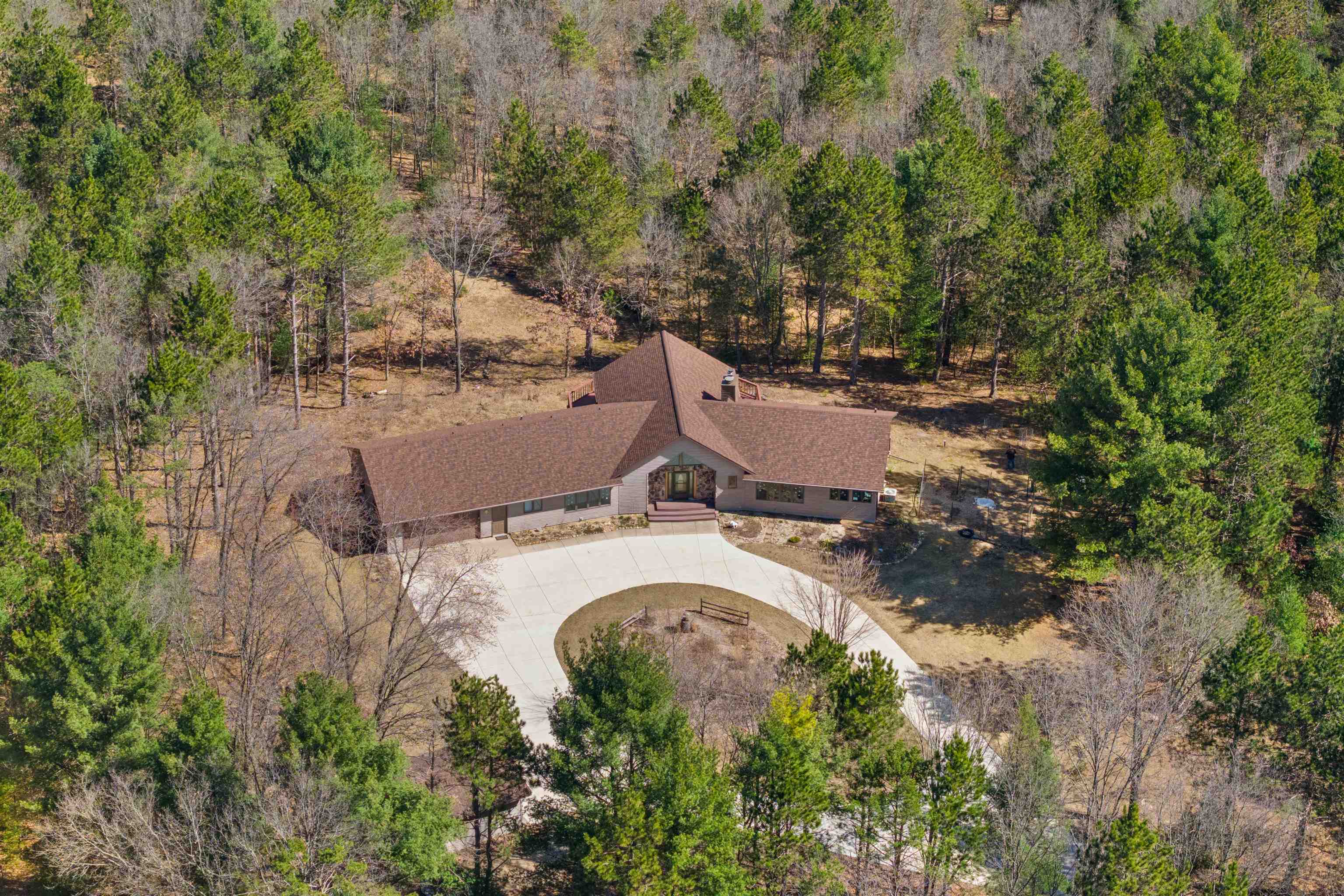 HANCOCK, Wisconsin, 54943, United States, 4 Bedrooms Bedrooms, ,3 BathroomsBathrooms,Residential,For Sale,1805423