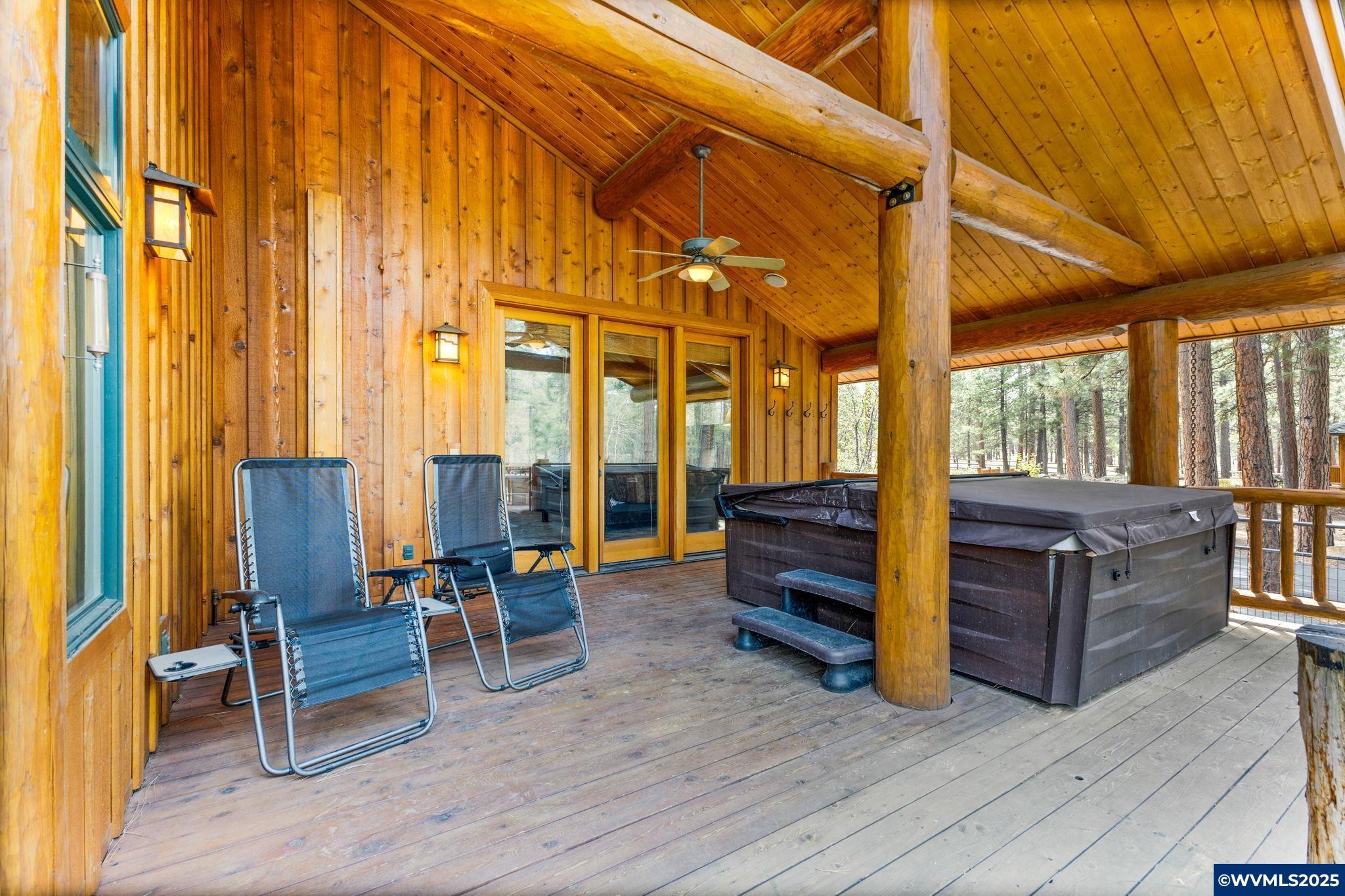 Sisters, Oregon, 97759, United States, 3 Bedrooms Bedrooms, ,6 BathroomsBathrooms,Residential,For Sale,1784576