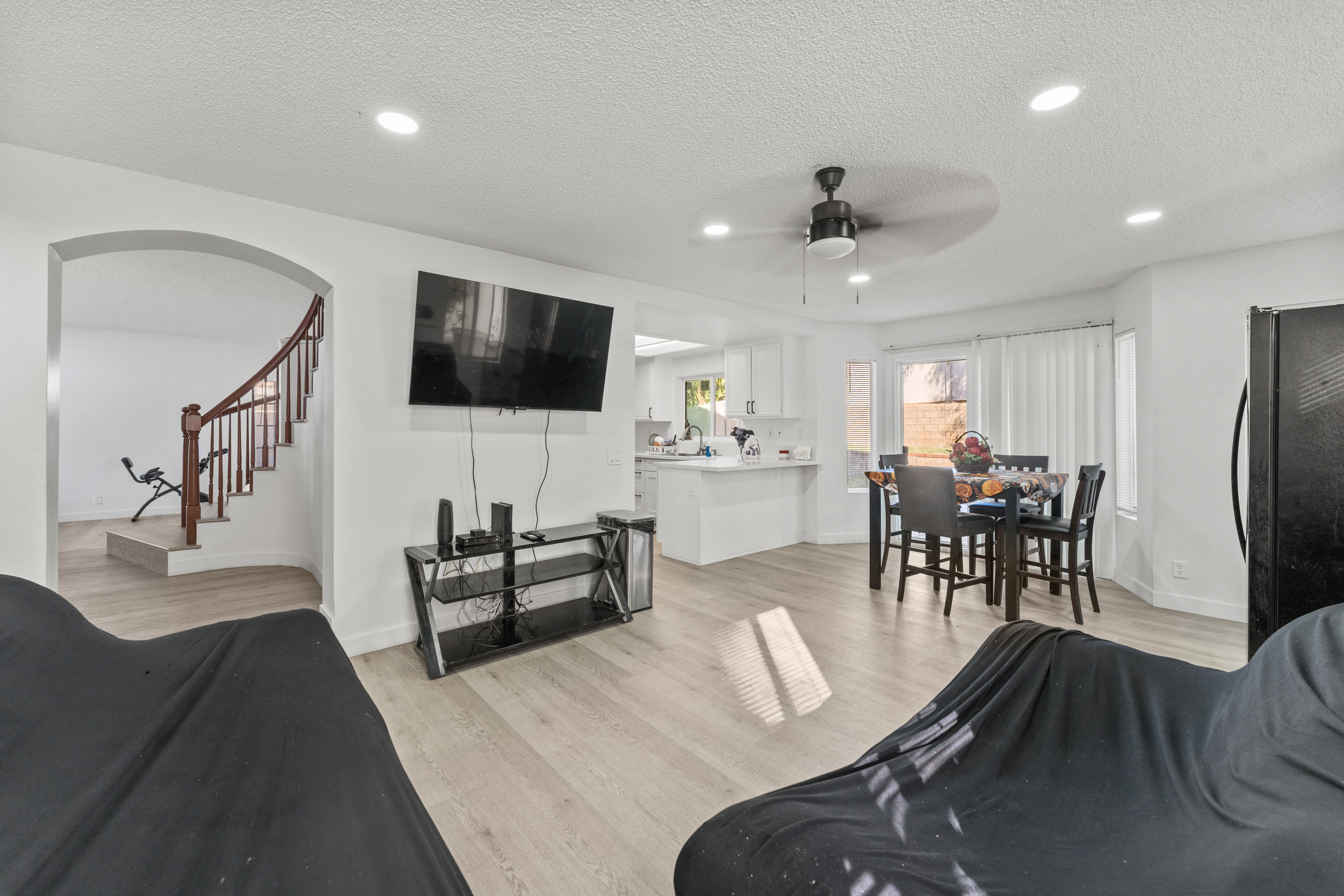 Moreno Valley, California, 92557, United States, 4 Bedrooms Bedrooms, ,4 BathroomsBathrooms,Residential,For Sale,1978053