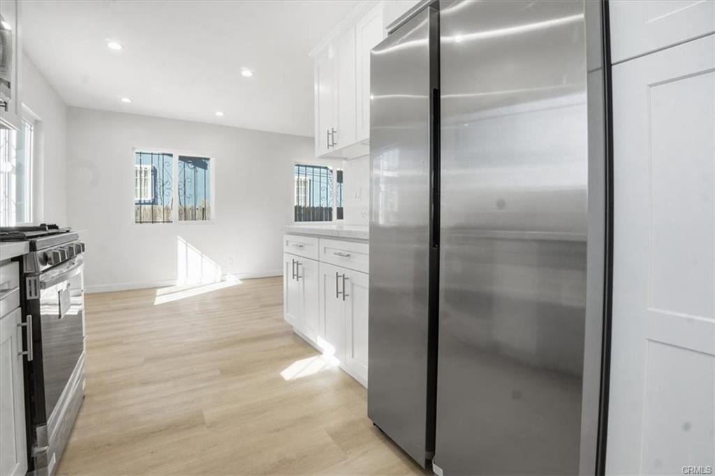 Los Angeles, California, 90003, United States, 5 Bedrooms Bedrooms, ,Residential,For Sale,2007748