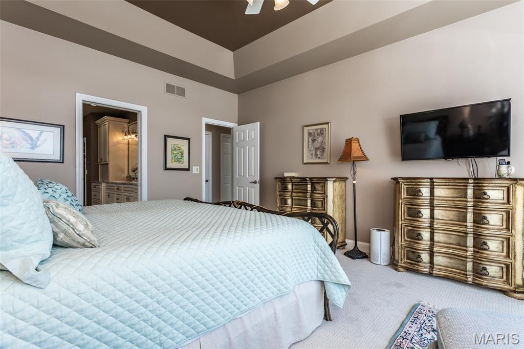 Grafton, Illinois, 62037, United States, 2 Bedrooms Bedrooms, ,2 BathroomsBathrooms,Residential,For Sale,1907573