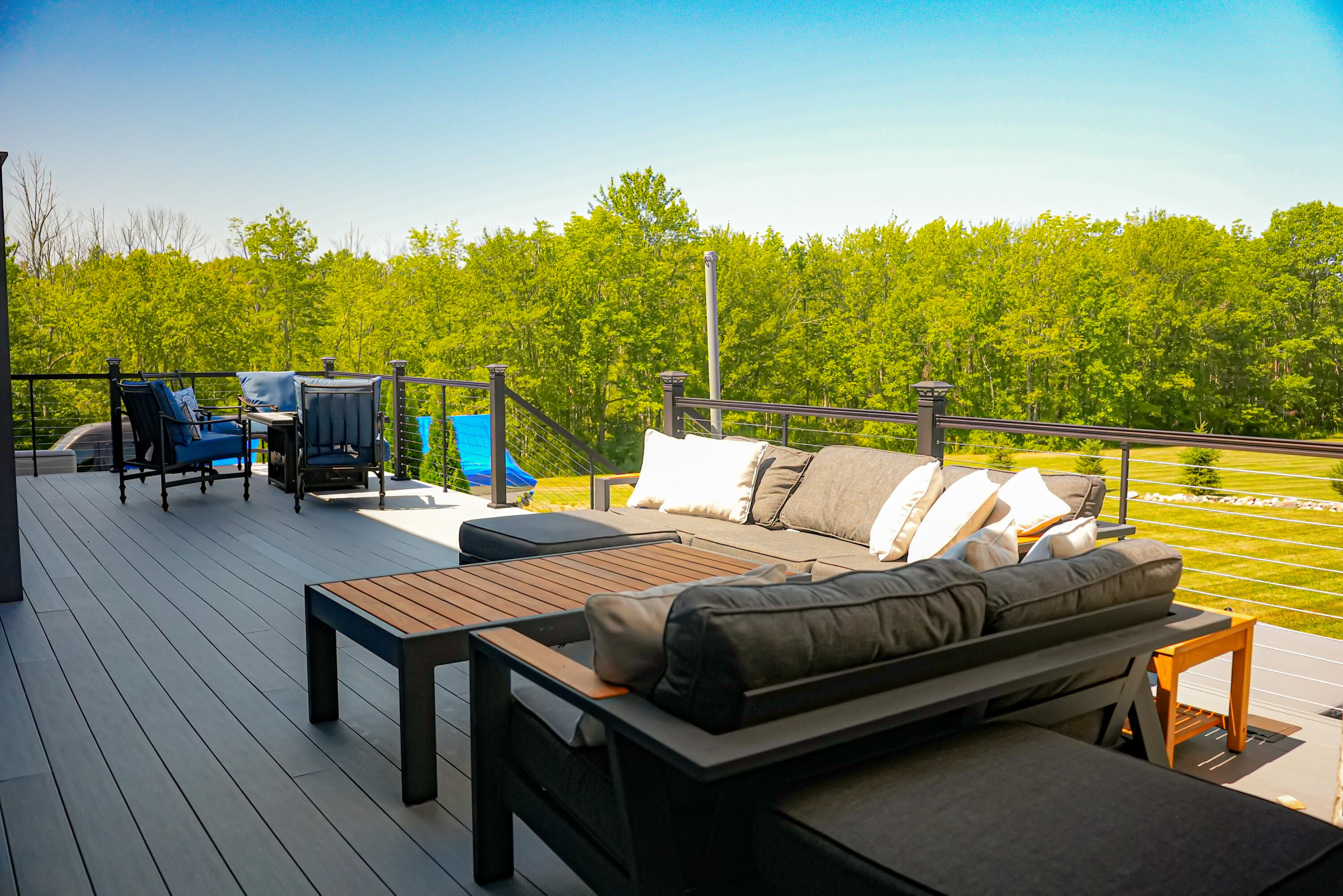 Falmouth, Maine, 04105, United States, 3 Bedrooms Bedrooms, ,4 BathroomsBathrooms,Residential,For Sale,1975511