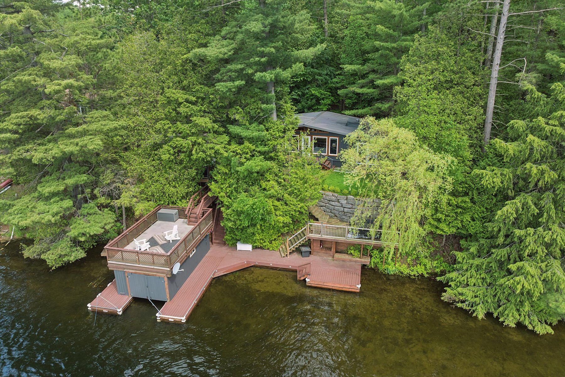  Charming Gem on Moore Lake - 物件實景