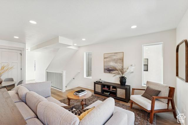 Bountiful, Utah, 84010, United States, 2 Bedrooms Bedrooms, ,3 BathroomsBathrooms,Residential,For Sale,1974498