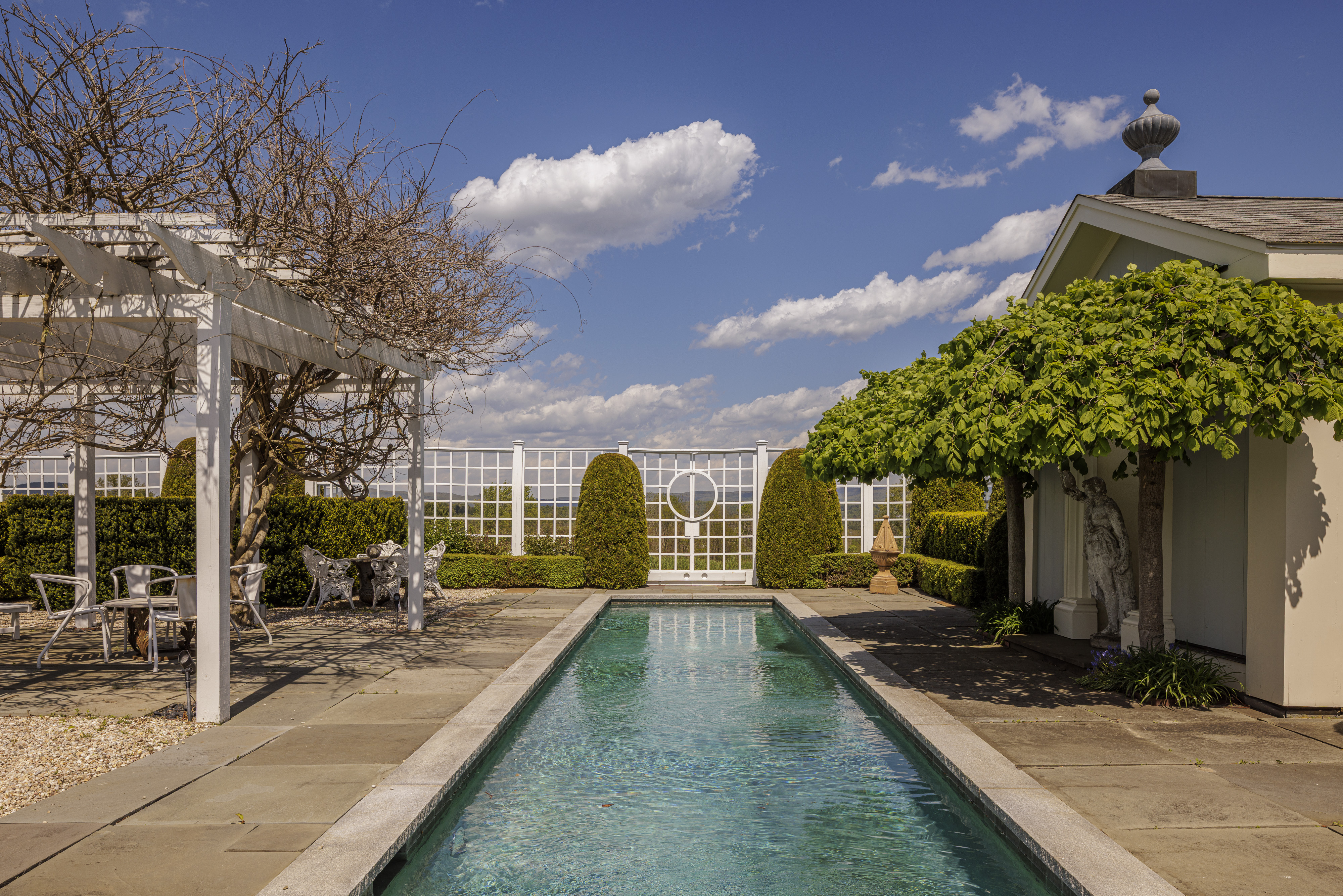  Exquisite Contemporary Neoclassical Villa on Seven Acres with Sweeping Rural Vie - 物件實景
