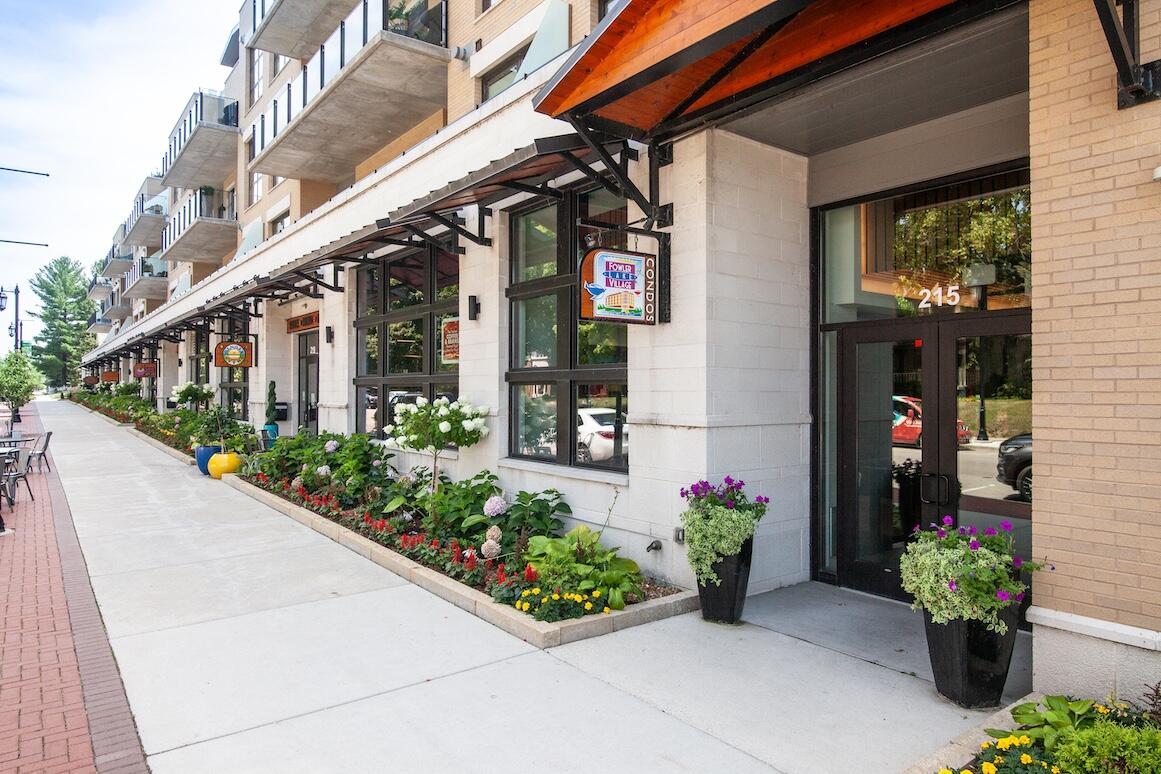 Oconomowoc, Wisconsin, 53066, United States, 1 Bedroom Bedrooms, ,2 BathroomsBathrooms,Residential,For Sale,1819550