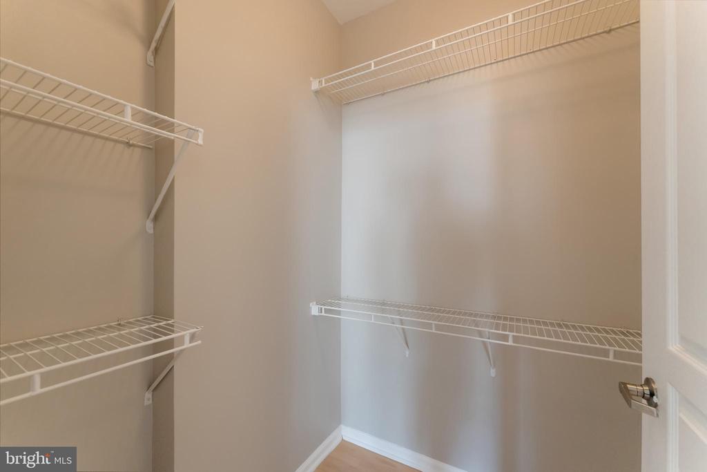 Reston, Virginia, 20190, United States, 2 Bedrooms Bedrooms, ,2 BathroomsBathrooms,Residential,For Sale,1904238