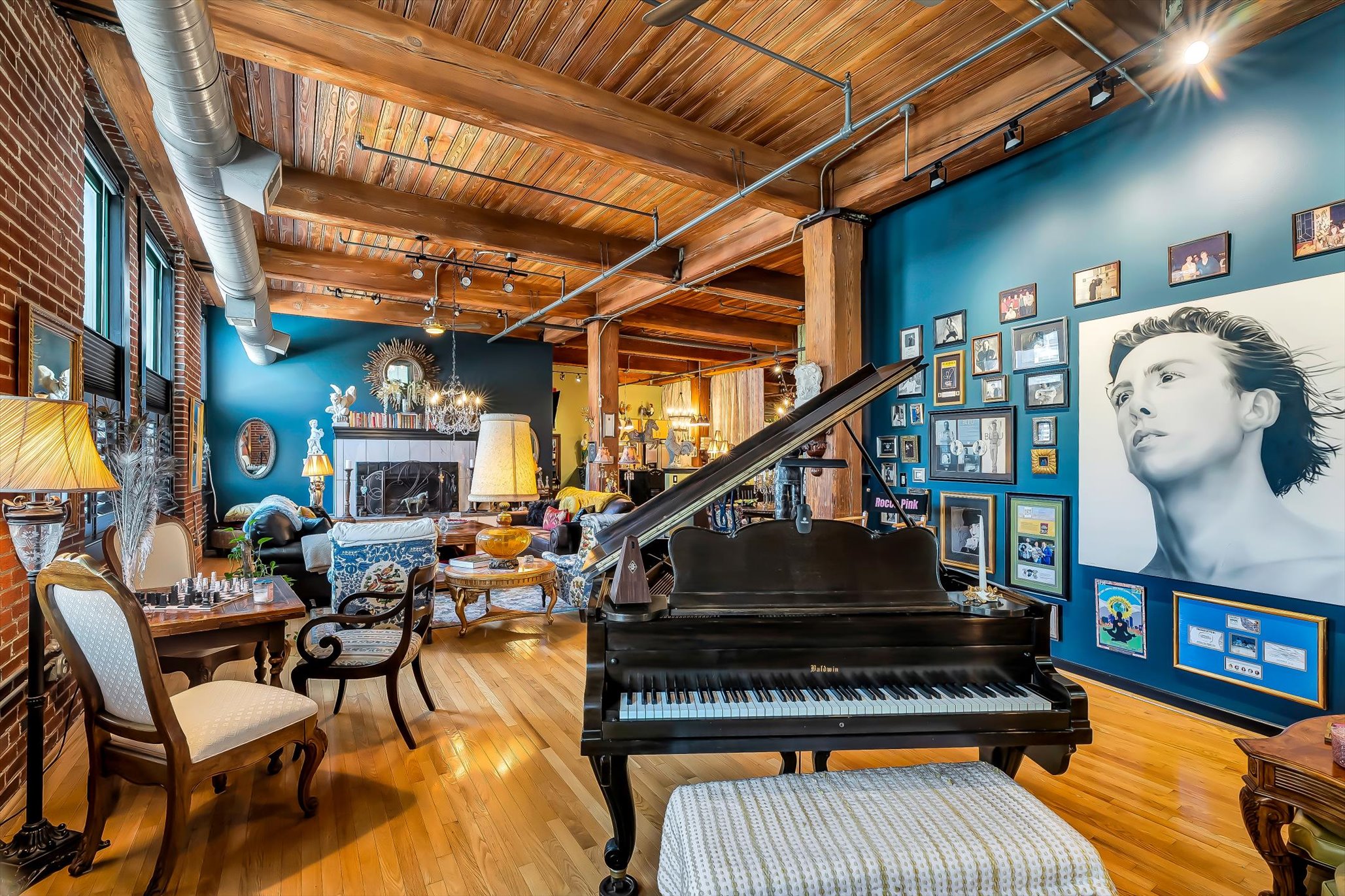  Experience Urban Elegance at Elder Shirt Lofts: A Luxurious Downtown Retreat - 物件實景