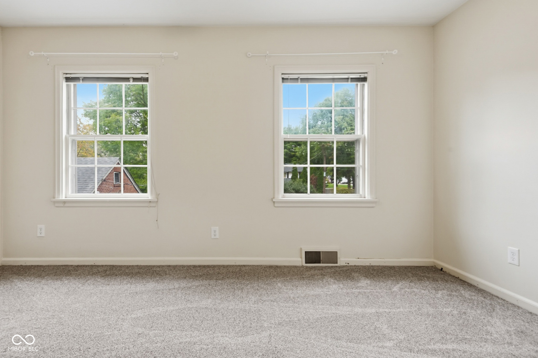 Columbus, Indiana, 47201, United States, 4 Bedrooms Bedrooms, ,3 BathroomsBathrooms,Residential,For Sale,1979631