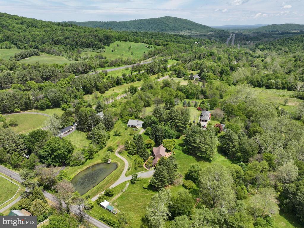 Linden, Virginia, 22642, United States, 5 Bedrooms Bedrooms, ,4 BathroomsBathrooms,Residential,For Sale,2037897
