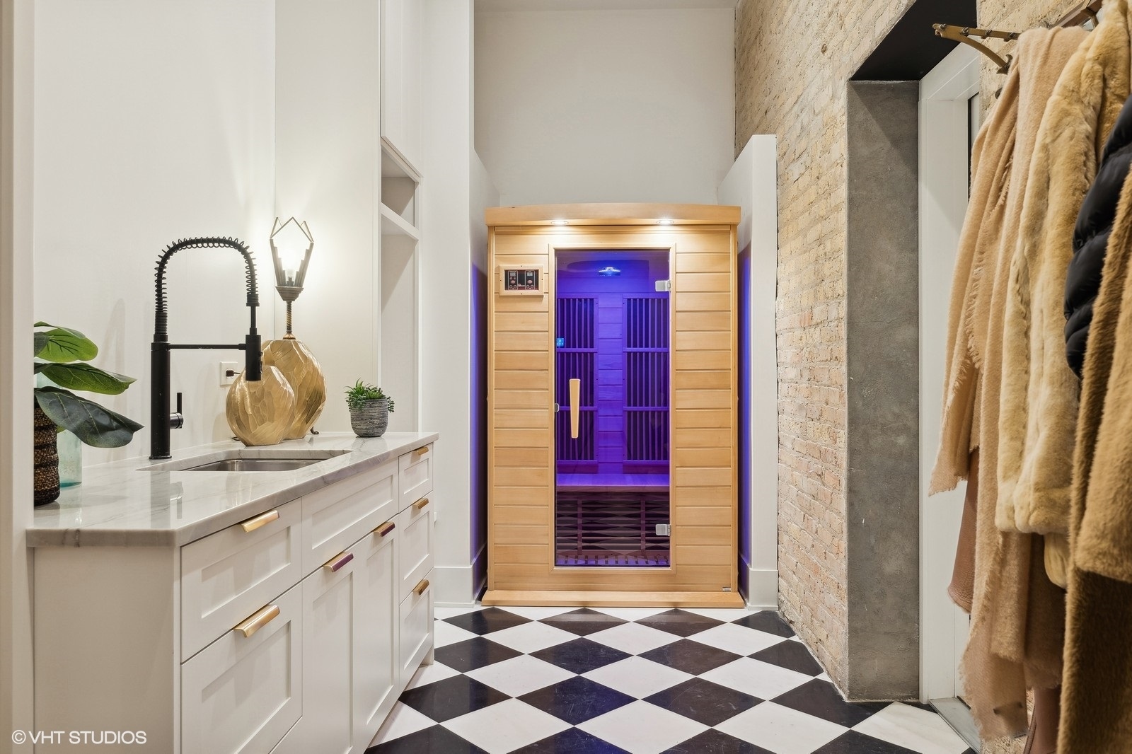 Chicago, Illinois, 60639, United States, 4 Bedrooms Bedrooms, ,4 BathroomsBathrooms,Residential,For Sale,1942244