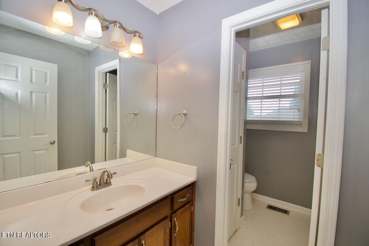 Maryville, Tennessee, 37803, United States, 3 Bedrooms Bedrooms, ,3 BathroomsBathrooms,Residential,For Sale,1857771