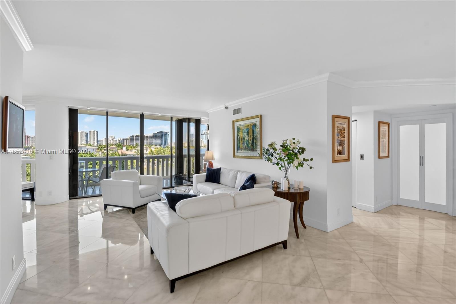 Aventura, Florida, 33160, United States, 2 Bedrooms Bedrooms, ,2 BathroomsBathrooms,Residential,For Sale,1908506