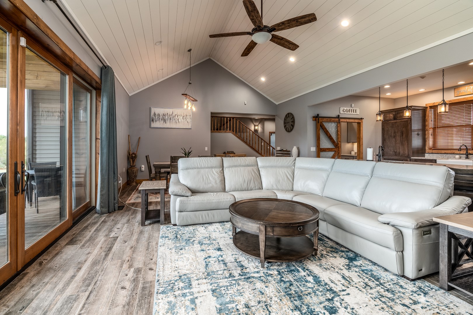 Carbondale, Illinois, 62902, United States, 3 Bedrooms Bedrooms, ,8 BathroomsBathrooms,Residential,For Sale,1986074