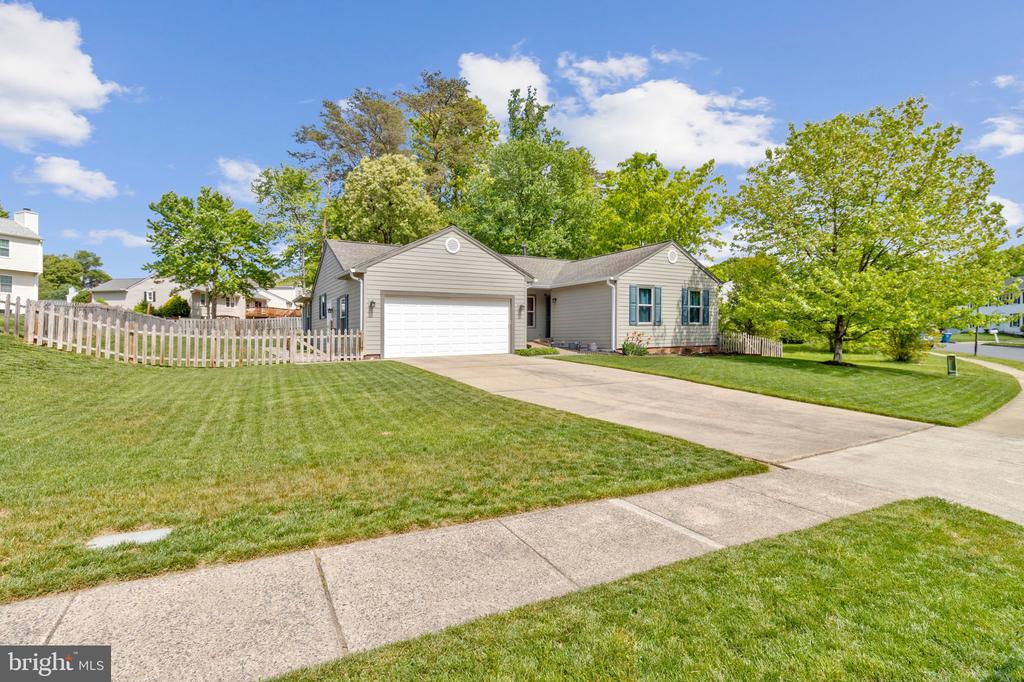 Burke, Virginia, 22015, United States, 3 Bedrooms Bedrooms, ,3 BathroomsBathrooms,Residential,For Sale,2049258