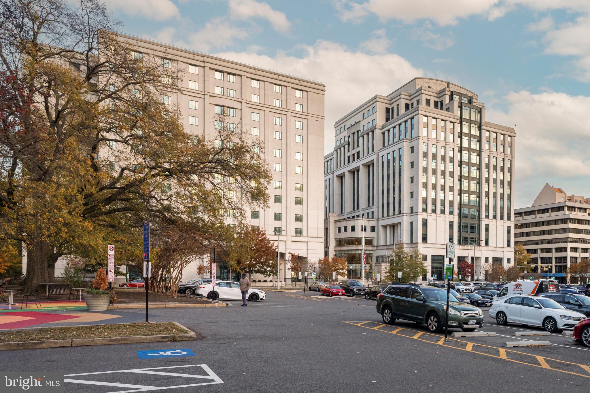 Arlington, Virginia, 22209, United States, 2 Bedrooms Bedrooms, ,2 BathroomsBathrooms,Residential,For Sale,1992776